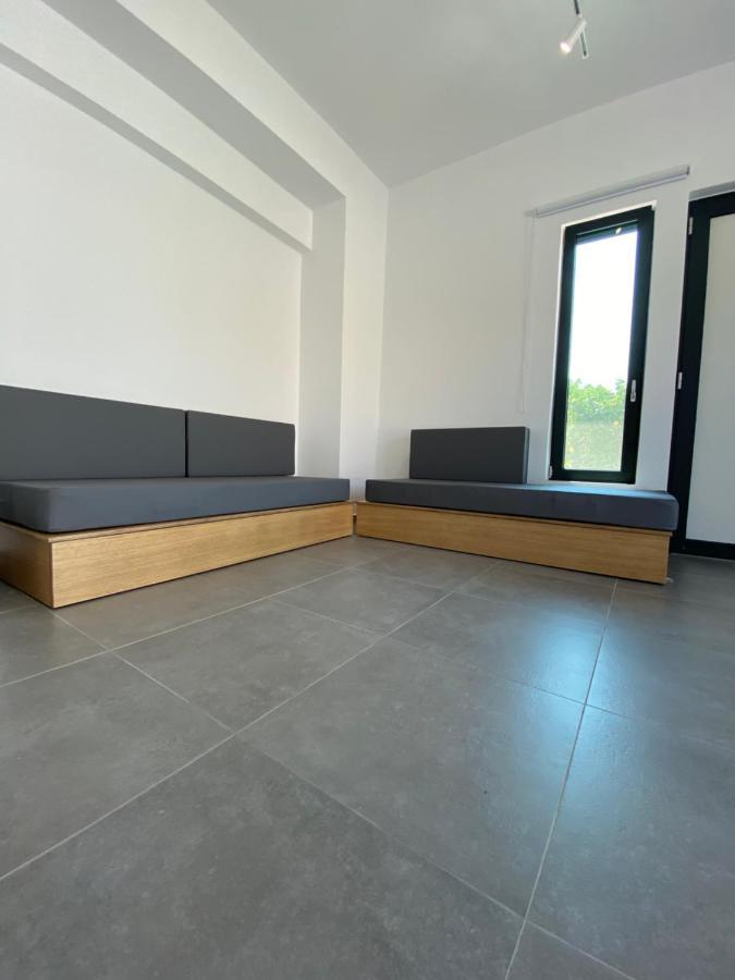 Lefko Apartments 塔伦蒂斯 外观 照片