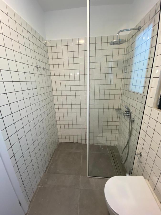 Lefko Apartments 塔伦蒂斯 外观 照片
