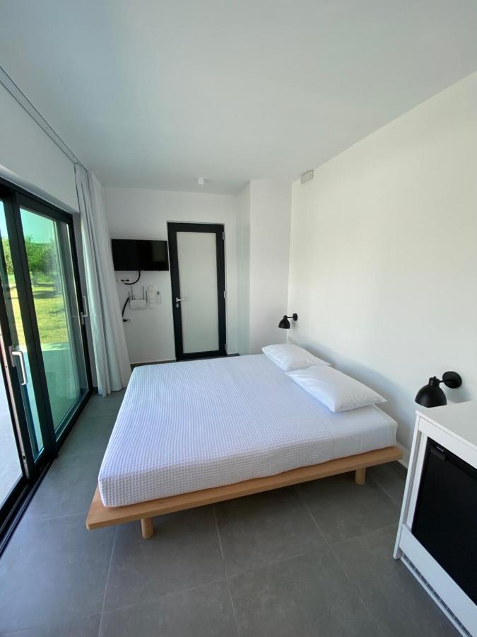 Lefko Apartments 塔伦蒂斯 外观 照片