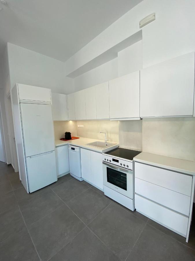 Lefko Apartments 塔伦蒂斯 外观 照片
